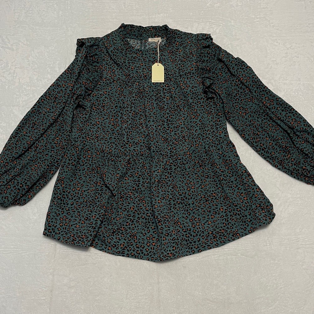 NWTโ JODIFL Leopard Print Ruffle Collar Long Sleeve Peplum Top Women Size S